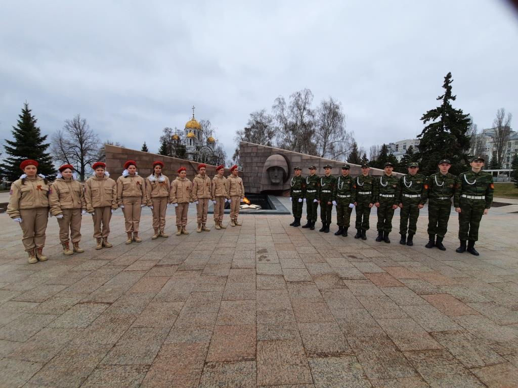 «Пост №1» у Вечного огня на площади Славы