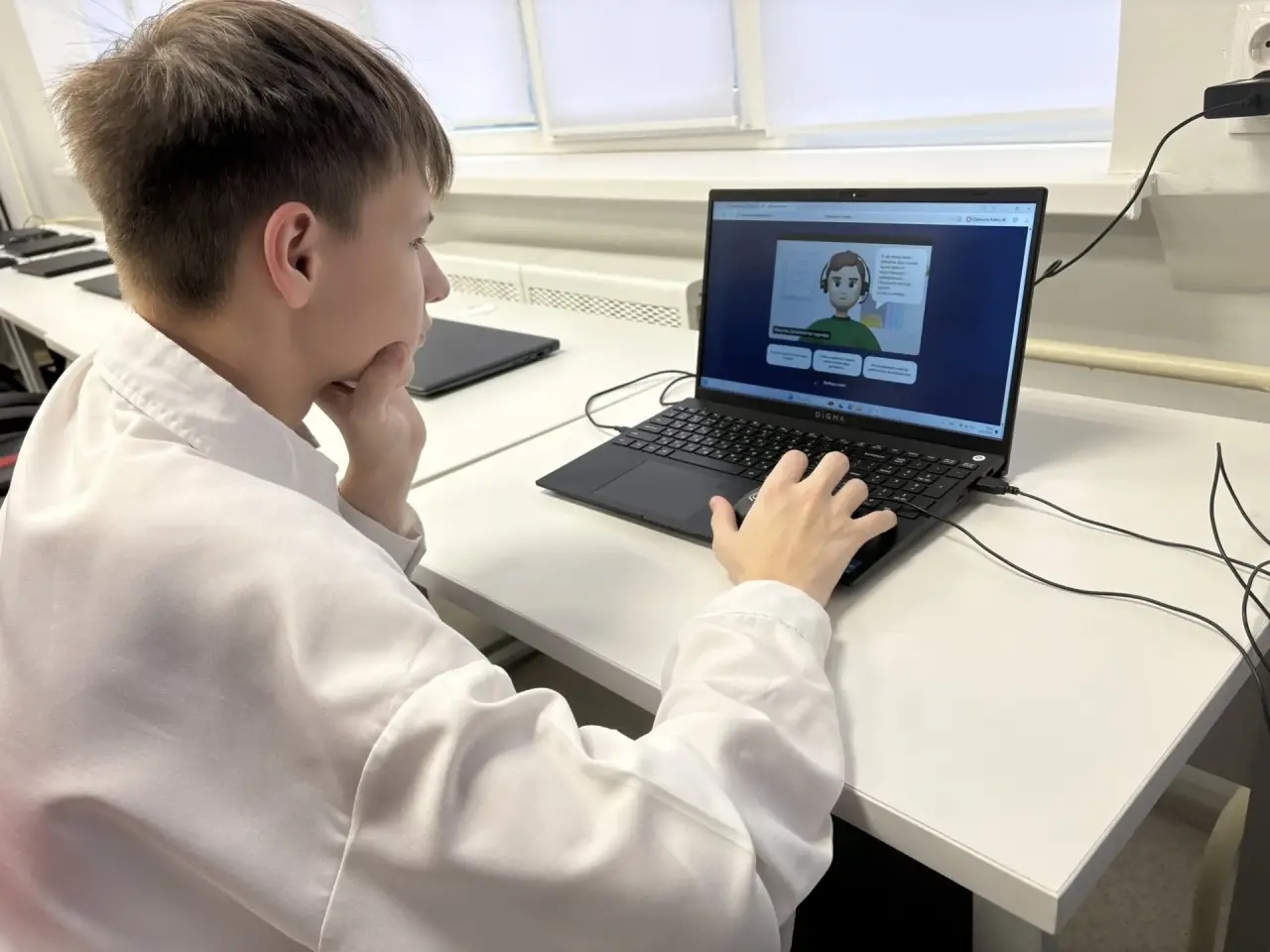 В нашей школе стартовал УРОК ЦИФРЫ: «Дело в чате: эволюция нейросетей и цифровая безопасность»